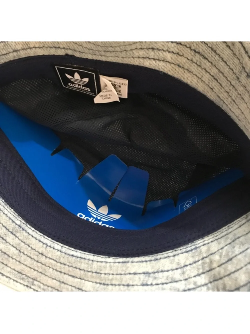 Brand New Adidas hat - Picture 6 of 7